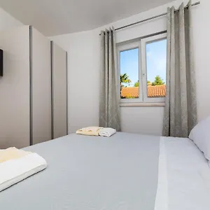 Nada 1 Apartment