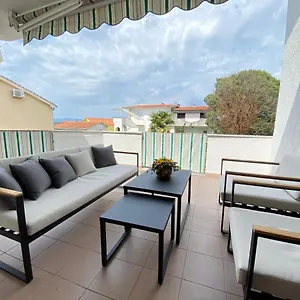 Jandom Apartment